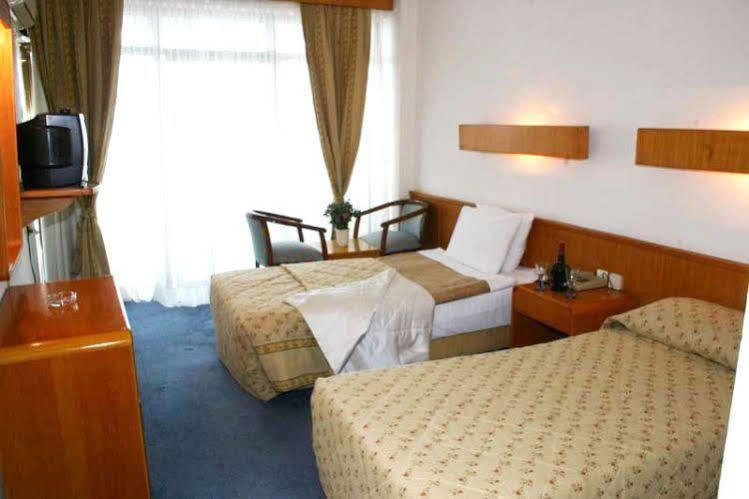 Sozer Hotel Kusadasi Exterior photo